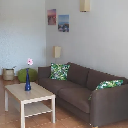 Sunshine Apartment アパート
